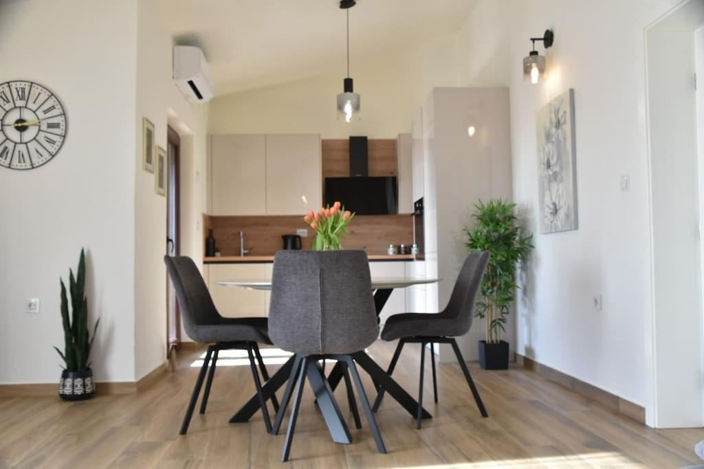 T&t Sea View Apartment, Balcony, Barbecue, Parking Apartment *